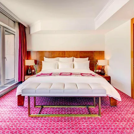 Fairmont Grand Hotel